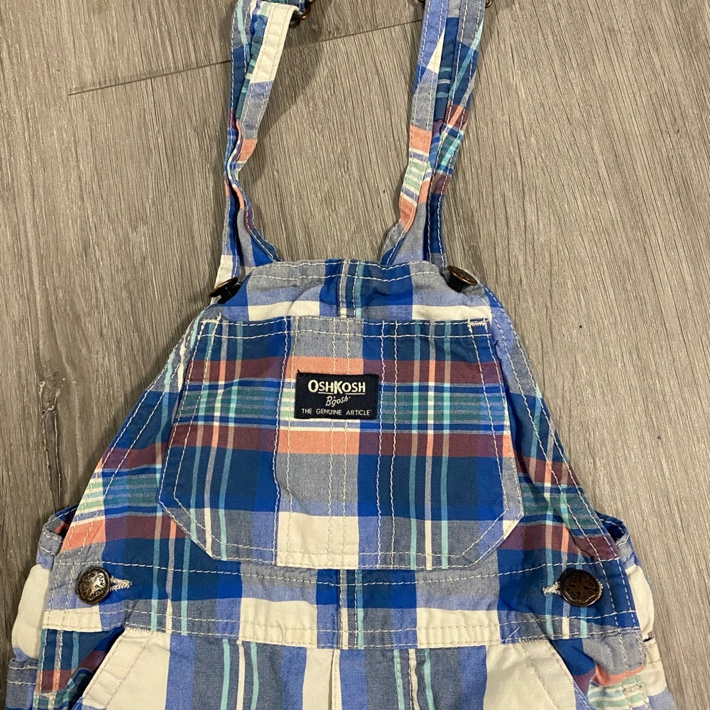 18m oshkosh baby romper - Picture 3 of 4